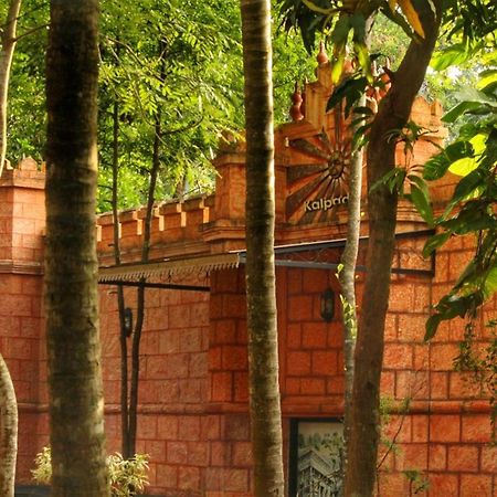 Отель Kalpadiyil Balarampuram Экстерьер фото