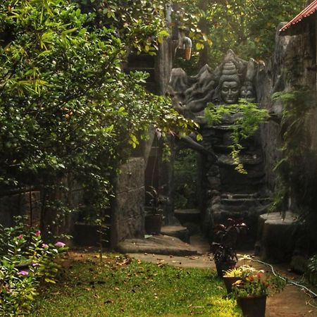 Отель Kalpadiyil Balarampuram Экстерьер фото