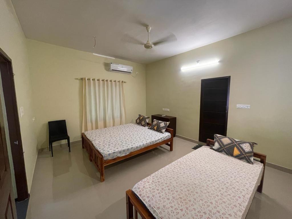 Отель Kalpadiyil Balarampuram Экстерьер фото